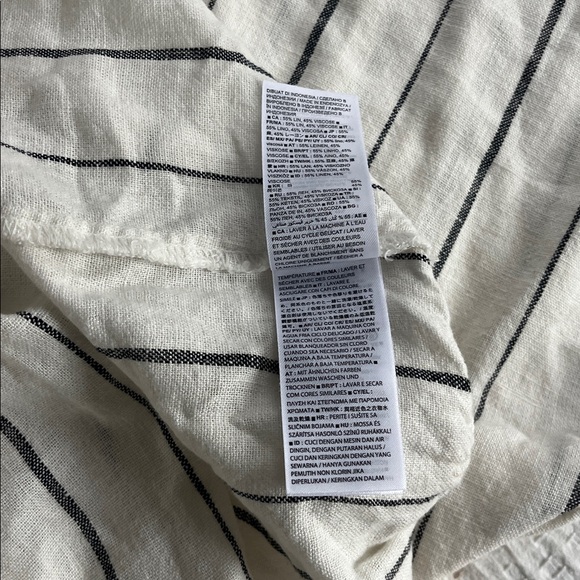 Gap's High Rise Wide-Leg Pants Smooth, lightweight. - Picture 9 of 12